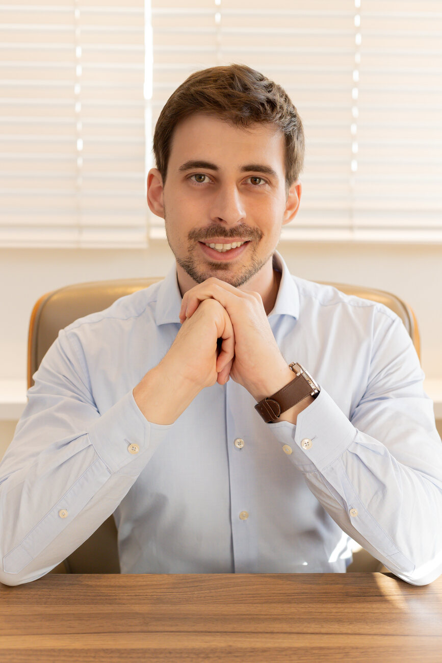 Dr. Leonardo Carriço em atendimento
